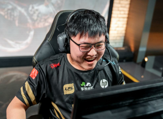 无畏契约双端月活破5000万的成功秘笈